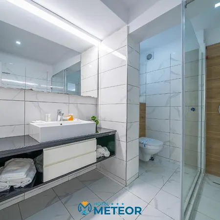 Meteor 3*